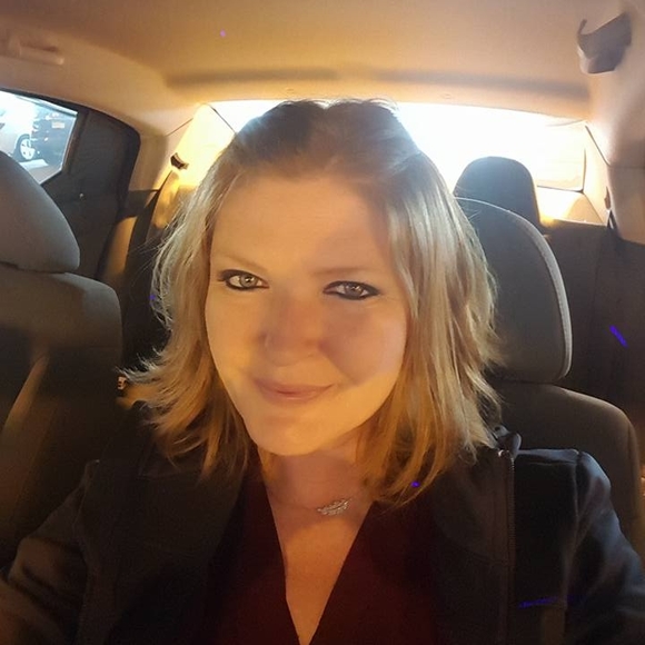 Meet your Posher, Amanda - Picture 1 of 1